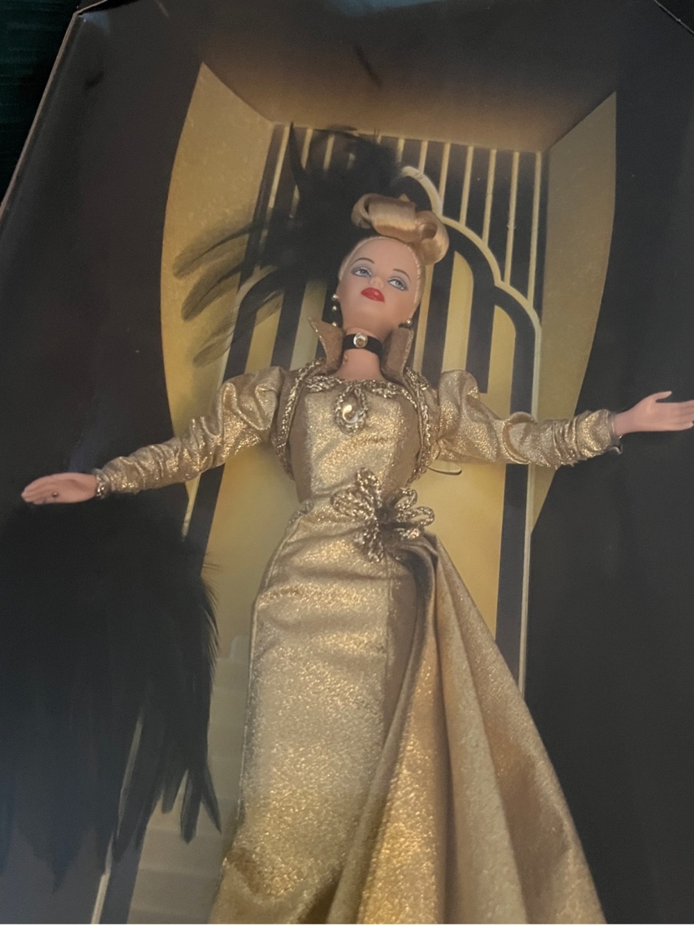 VNT MGM Golden Hollywood 75th Anniversary Barbie FAO Schwarz